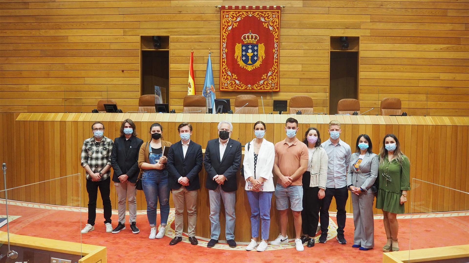 Mozos portugueses visitan o Parlamento de Galicia coincidindo coa celebración do Día de Europa